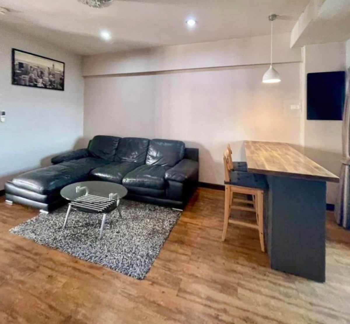 ขายคอนโดรัชดา ห้วยขวาง : คอนโด รัชดา เทอเรส | 1BR 72.32 ตร.ม. | ห้องใหญ่ 2 ห้องน้ำ ใกล้ BTS พหล 24 ราคา 3.30 Mb.  📞: 065-626-5636 (คุณกี้)