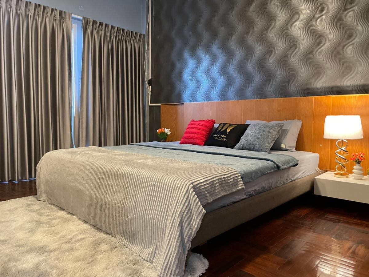 For RentShop HousePattanakan, Srinakarin : 🏢 3-Storey Commercial Building for Rent | On Krungthep Kreetha Road, Soi 7 | 5 Bedrooms Rent 50,000 THB/month 📞 065-626-5636 (Kie)