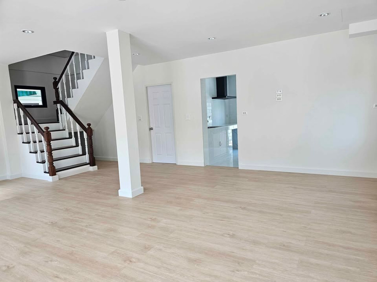 For SaleHousePhutthamonthon, Salaya : Baan Phutthamonthon Sai 1 Choi Ratchamontri 2 / 3 Bedrooms (FOR SALE) AOM080