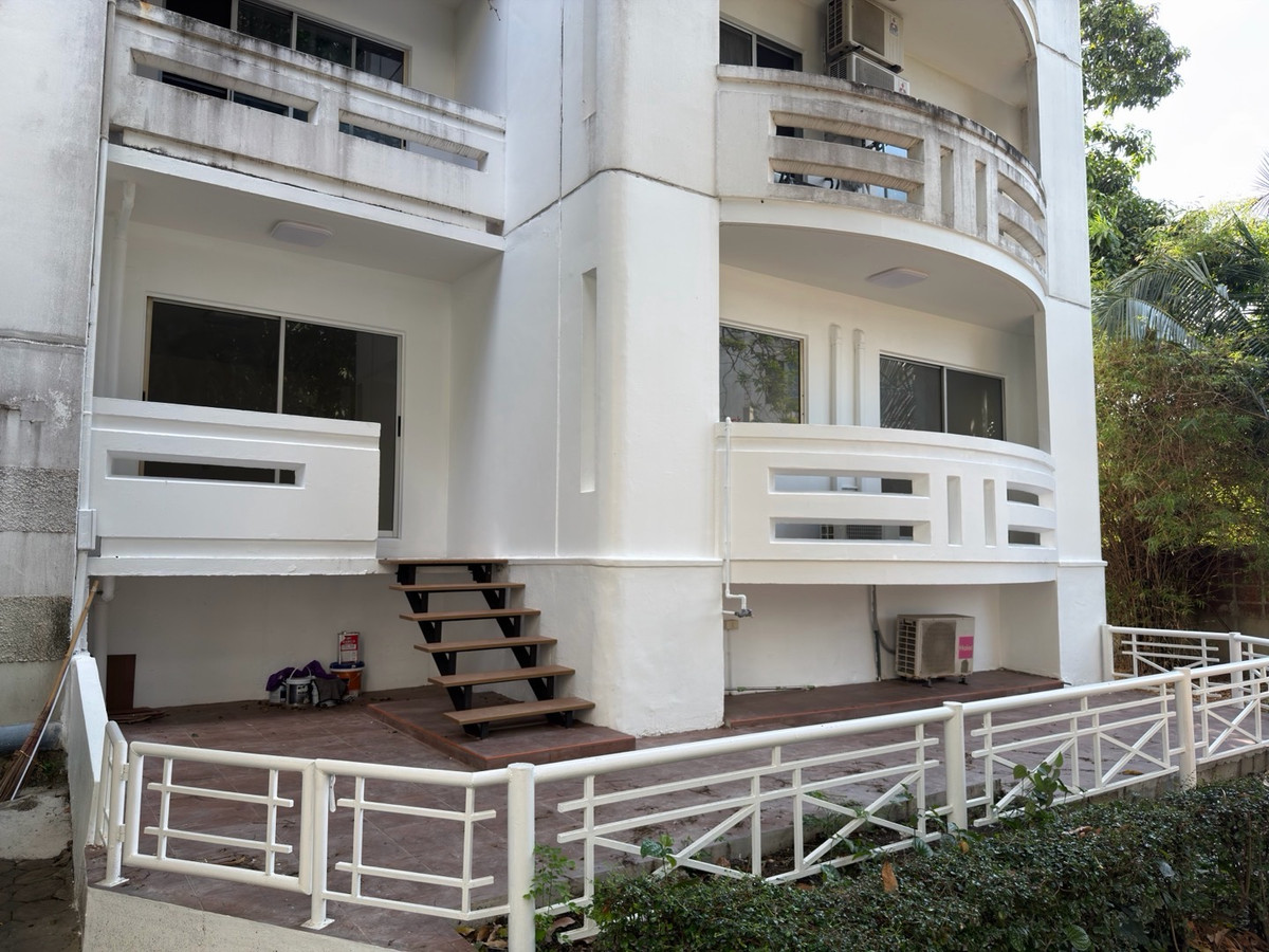 ขายคอนโดสมุทรปราการ สำโรง : [ด่วน] ชั้น 1 พร้อมสวนส่วนตัว 2 ห้องนอนใหญ่รวม 74 ตร.ม. ย่านศรีนครินทร์! ราคาดี ห้องสวย ยูนิตหายาก!