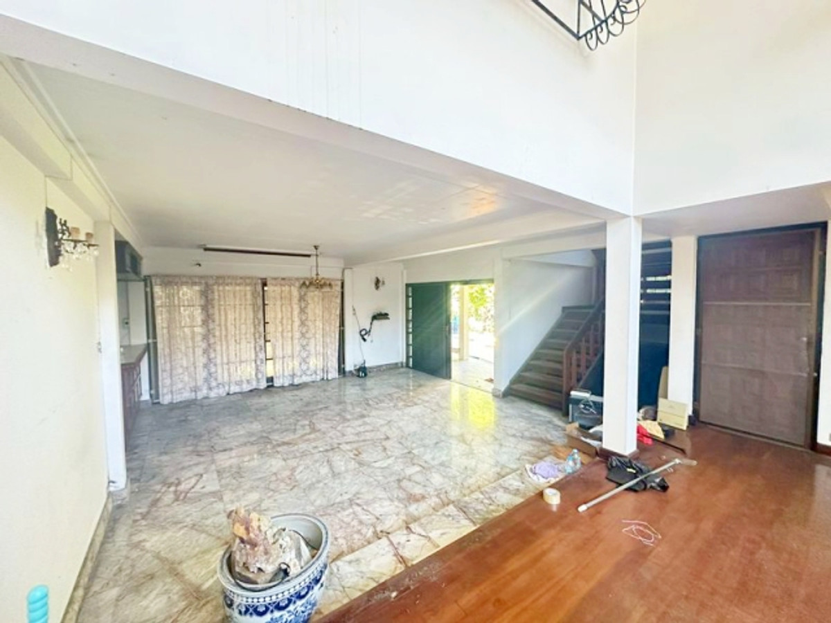 ขายบ้านวิภาวดี ดอนเมือง หลักสี่ : ขายที่ดินพร้อมสิ่งปลูกสร้าง ทำเลศักยภาพ วิภาวดีรังสิต ทำเลดี เดินทางสะดวก 