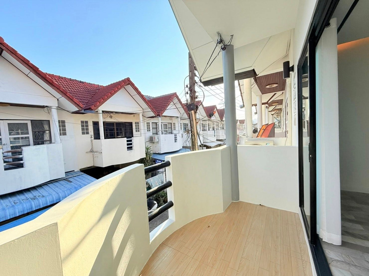 ขายทาวน์โฮมพัทยา บางแสน ชลบุรี สัตหีบ :  ทาวน์โฮม หมู่บ้านเพิ่มศิริ ซอยเขาตาโล / 3 ห้องนอน (ขาย), Townhome Permsiri Village Soi Khao Talo  / 3 Bedrooms (FOR SALE) BEWN108