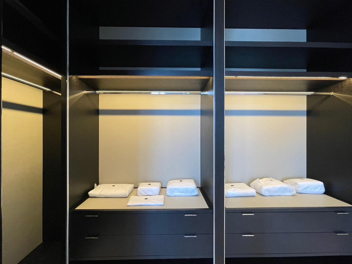 For RentCondoSathorn, Narathiwat : 🔥 1-Bedroom at Four Seasons Private Residences | 39th Floor | 116 sq.m | 170,000 Baht/Month ✨ 🔑 Keys Ready – Move In Today!