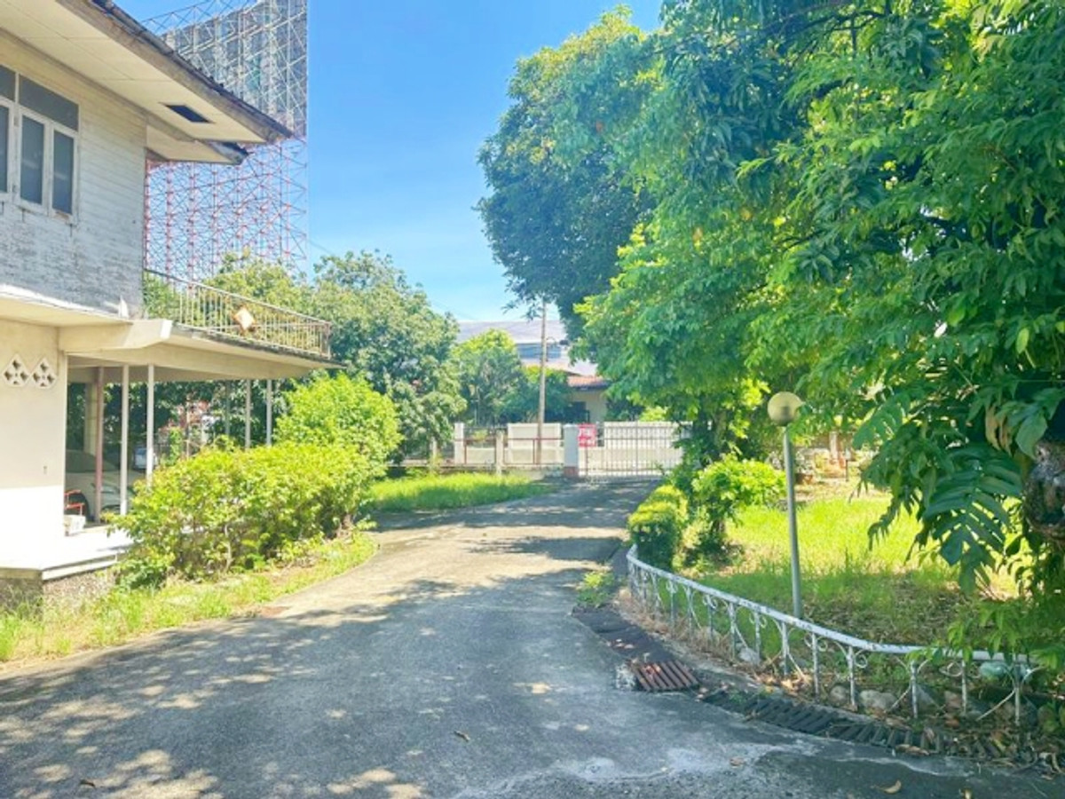 ขายบ้านวิภาวดี ดอนเมือง หลักสี่ : ขายที่ดินพร้อมสิ่งปลูกสร้าง ทำเลศักยภาพ วิภาวดีรังสิต ทำเลดี เดินทางสะดวก 