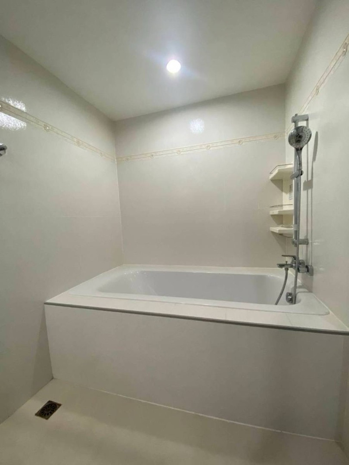 ให้เช่าคอนโดสุขุมวิท อโศก ทองหล่อ : ให้เช่า 🐱 The Lakes ☎️ 0912322009