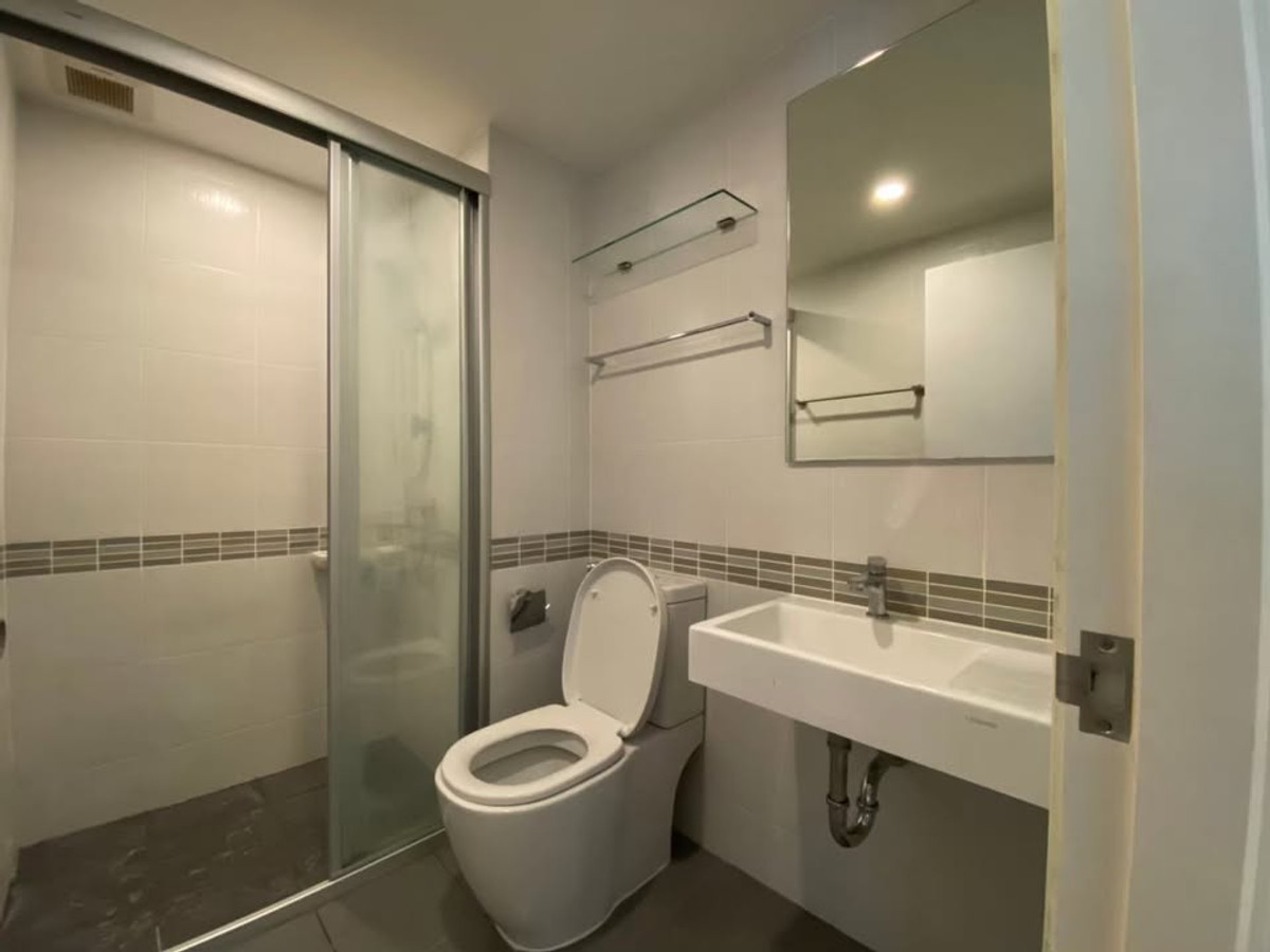 For RentCondoBangna, Bearing, Lasalle : For rent 📍 Lumpini Place Bangna Km.3 📍 2 bedrooms, fully furnished and equipped with appliances. Near MRT Sri Eiam.