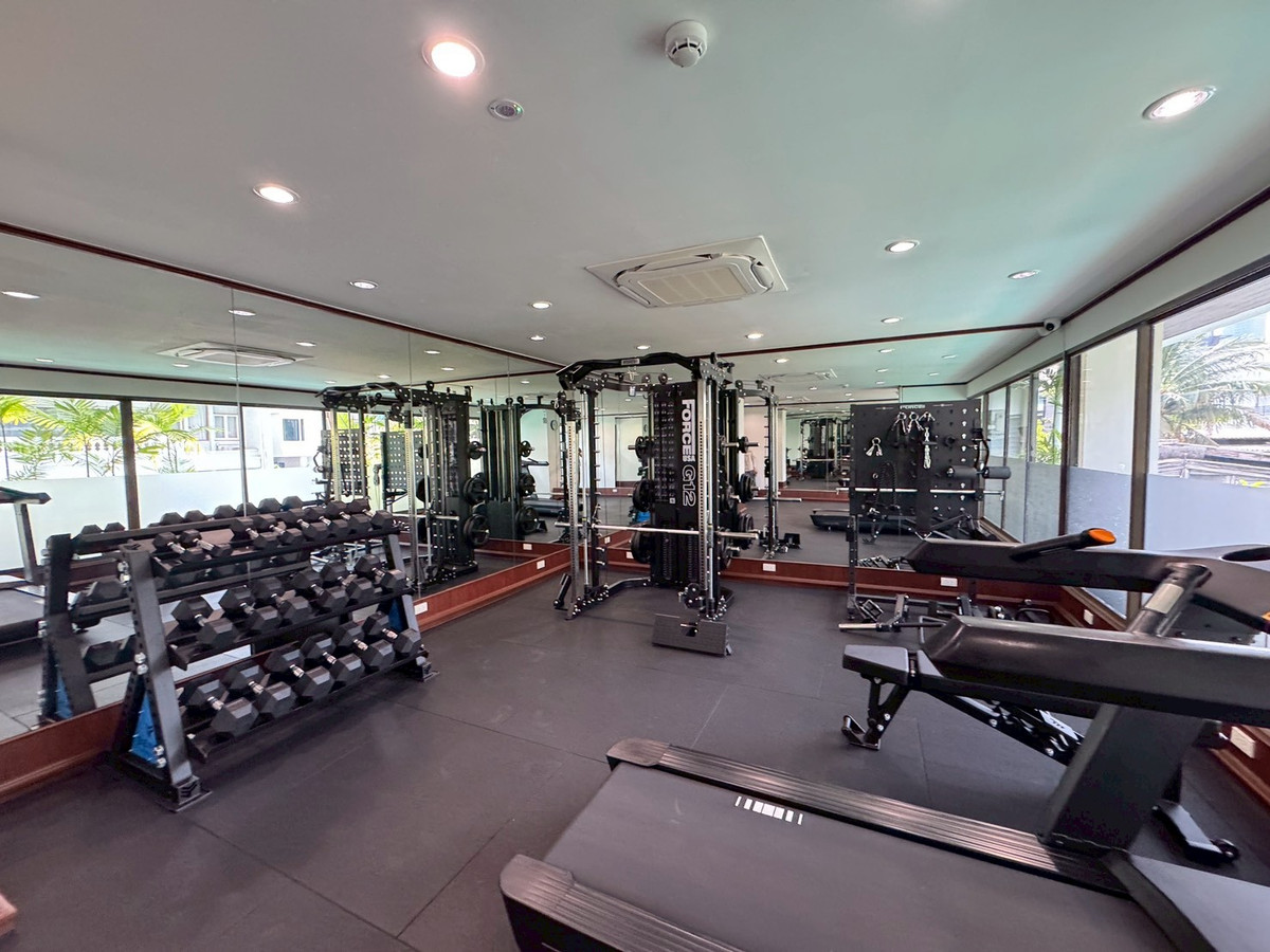 For RentSukhumvit, Asoke, Thonglor : 💥Newly renovated apartment, 4 bedrooms, balcony all around, Phrom Phong ** NO CO-AGENT **