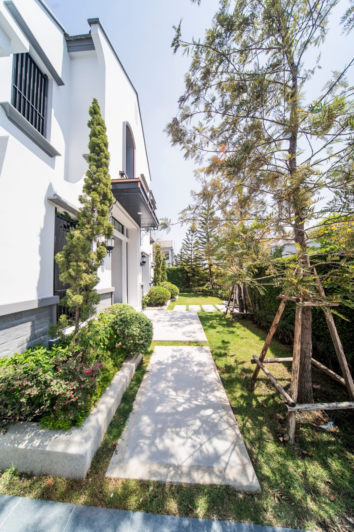 For SaleHousePattanakan, Srinakarin : Nantawan Rama 9 - New Krungthepkretha / 4 Bedrooms (FOR SALE) BZD150