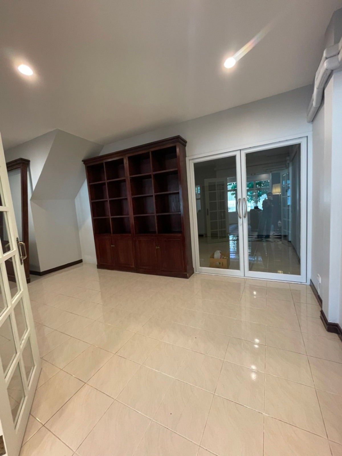 For RentShop HousePattanakan, Srinakarin : 🏢 3-Storey Commercial Building for Rent | On Krungthep Kreetha Road, Soi 7 | 5 Bedrooms Rent 50,000 THB/month 📞 065-626-5636 (Kie)