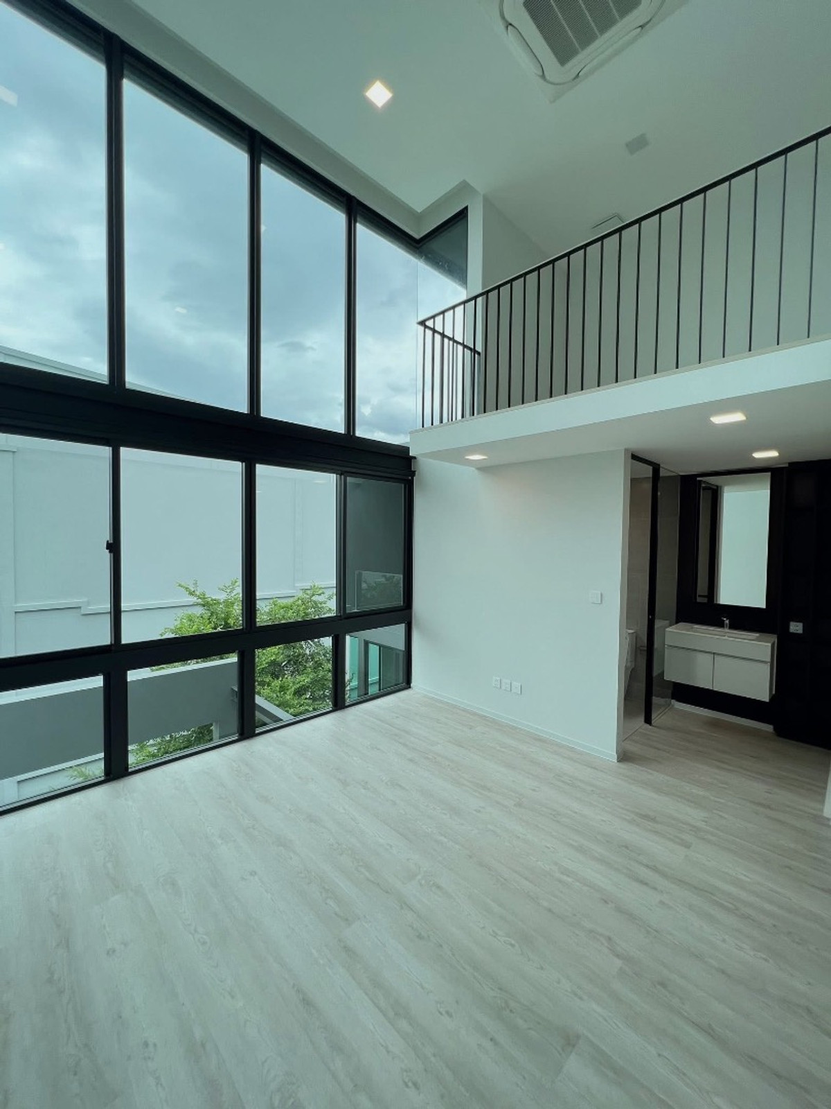 ขายบ้านพัฒนาการ ศรีนครินทร์ : VIVE Krungthep Kreetha | บ้านเดี่ยว Luxury ทิศเหนือ 4 นอน ราคา 58 MB. 📞: 065-626-5636 (คุณกี้)