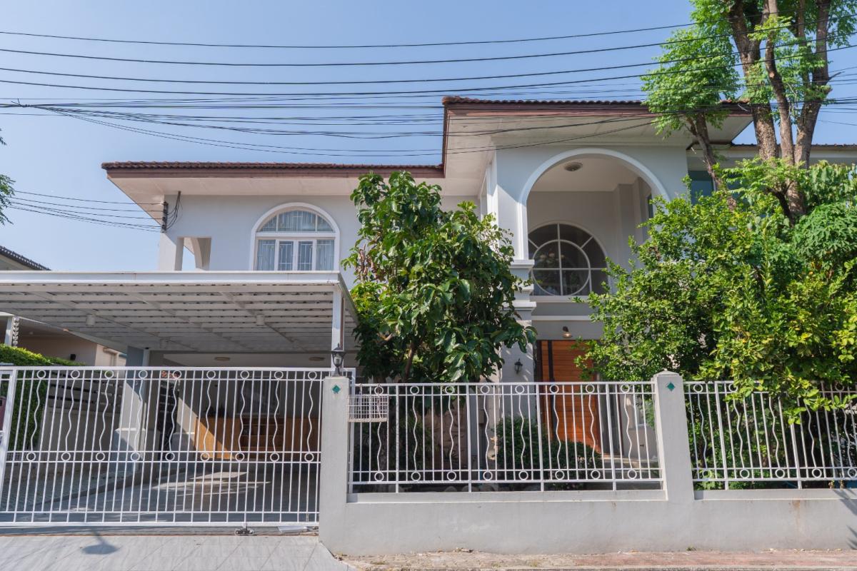 For RentHouseKasetsart, Ratchayothin : 🔥For Rent Immediately🔥 Nantawan-Watcharapol Village (Sukhumvit 5 Rd., Soi 28) 4 bedrooms, 3 bathrooms, spacious area, ready to move in ❗