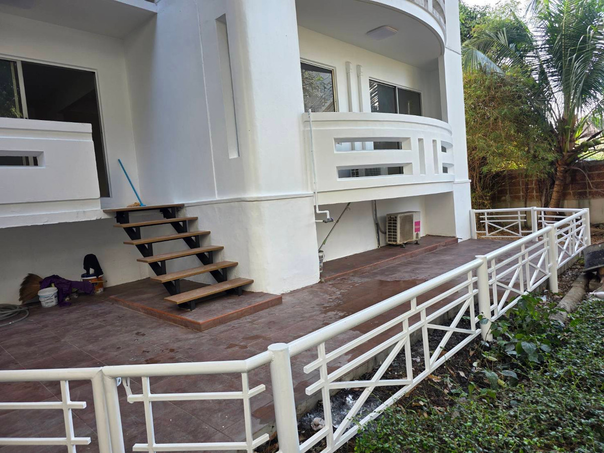 For SaleCondoSamut Prakan,Samrong : [Urgent] 2 large bedrooms, 74 sqm, including a private front garden. On Srinakarin! Good price, beautiful room, rare unit!