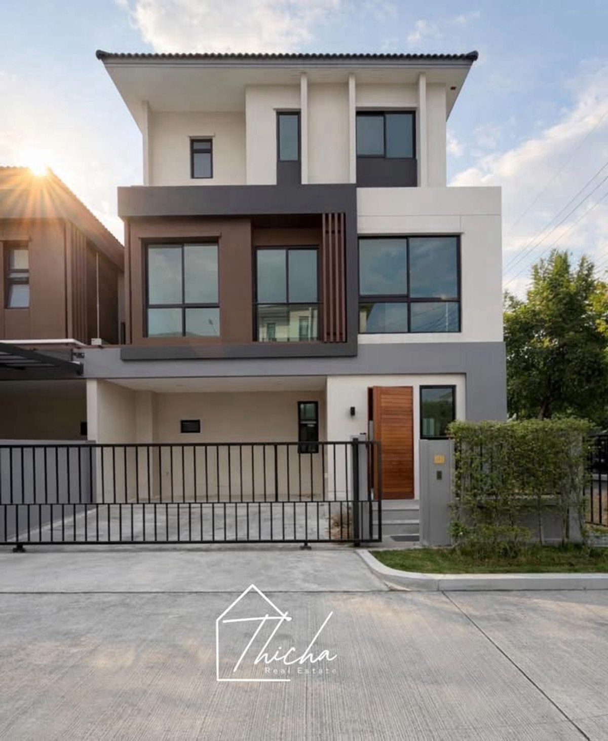 For SaleEakachai, Bang Bon : บ้านใหม่ไม่เคยเข้าอยู่ ติดถนนกัลปพฤกษ์ 
โครงการ  นินญา กัลปพฤกษ์ 