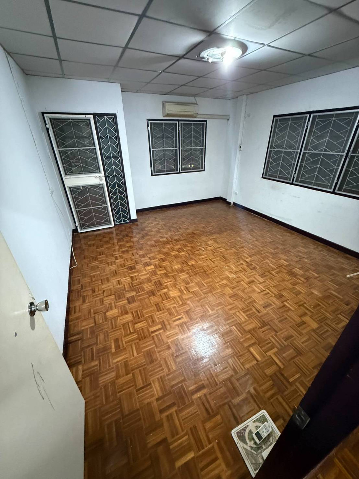 ขายทาวน์โฮมรามคำแหง หัวหมาก : บ้านบดินทรรักษา วังทองหลาง  / 2 ห้องนอน (ขาย), Baan Bodinthraraksa Wang Thonglang / 2 Bedrooms (FOR SALE) JANE020