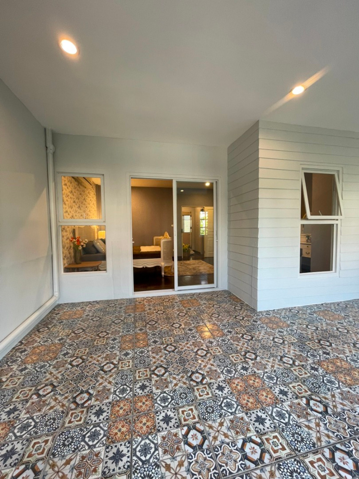 For RentShop HousePattanakan, Srinakarin : 🏢 3-Storey Commercial Building for Rent | On Krungthep Kreetha Road, Soi 7 | 5 Bedrooms Rent 50,000 THB/month 📞 065-626-5636 (Kie)