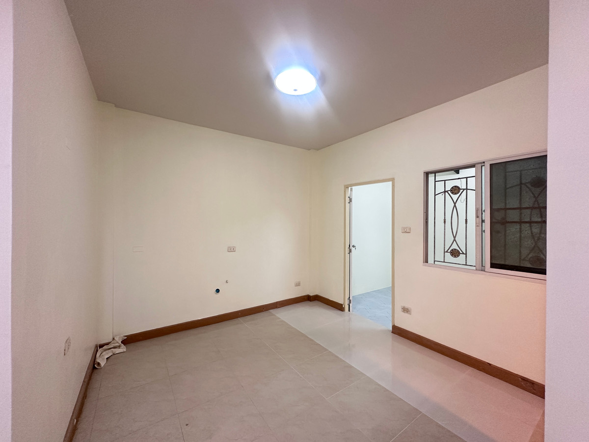 ขายทาวน์โฮมพระราม 5 ราชพฤกษ์ บางกรวย : ปริญลักษณ์ ไลท์ วงแหวนสาทร / 3 ห้องนอน (ขาย), Prinyalucklight Wongwan Sathorn / 3 Bedrooms (FOR SALE) BALL273