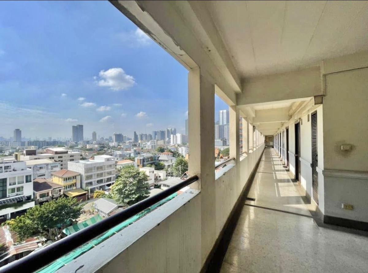 ขายคอนโดรัชดา ห้วยขวาง : คอนโด รัชดา เทอเรส | 1BR 72.32 ตร.ม. | ห้องใหญ่ 2 ห้องน้ำ ใกล้ BTS พหล 24 ราคา 3.30 Mb.  📞: 065-626-5636 (คุณกี้)