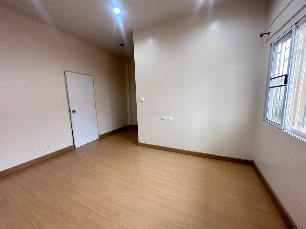 ขายทาวน์โฮมพระราม 5 ราชพฤกษ์ บางกรวย : ปริญลักษณ์ ไลท์ วงแหวนสาทร / 3 ห้องนอน (ขาย), Prinyalucklight Wongwan Sathorn / 3 Bedrooms (FOR SALE) BALL273