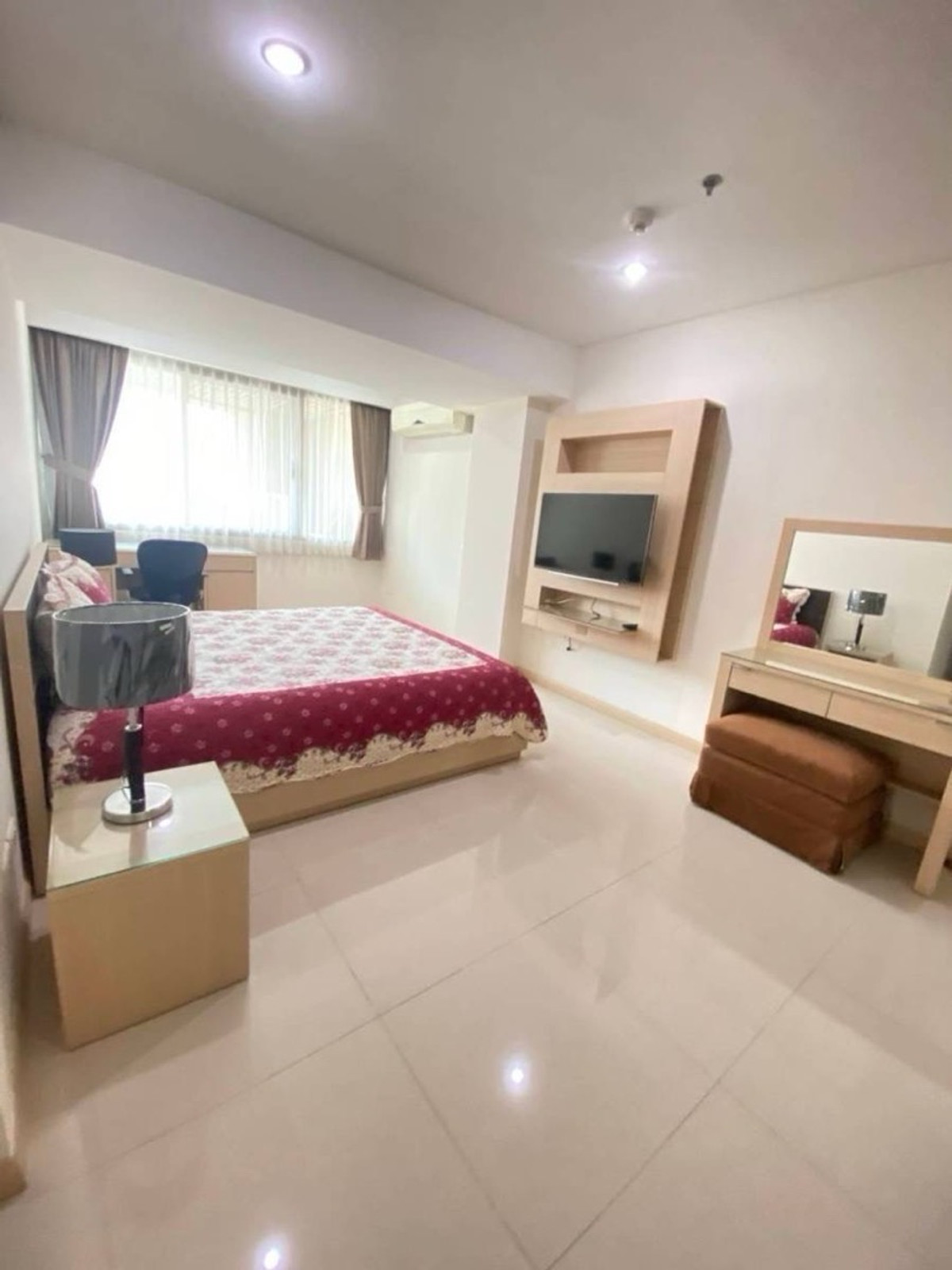 ให้เช่าคอนโดสุขุมวิท อโศก ทองหล่อ : ให้เช่า 🐱 The Lakes ☎️ 0912322009