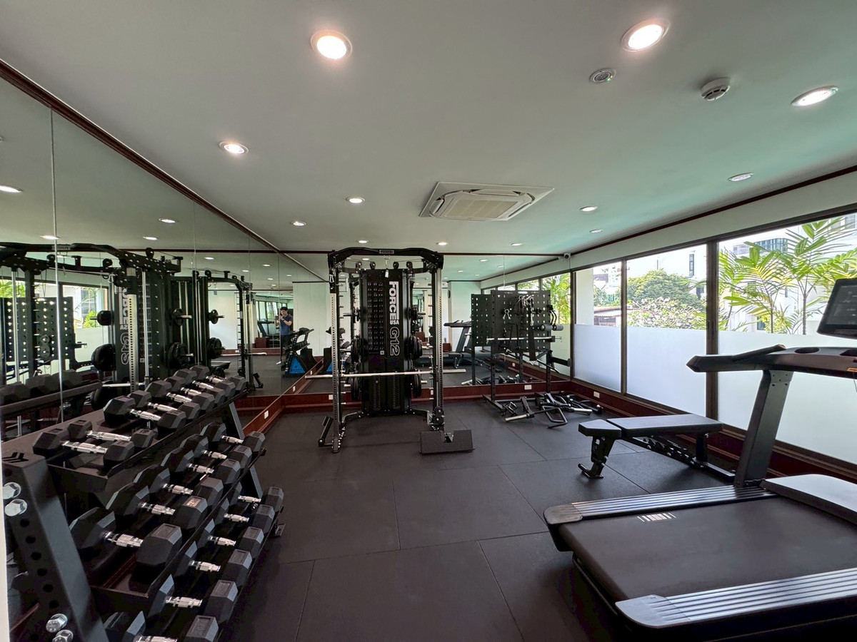 For RentSukhumvit, Asoke, Thonglor : 💥Newly renovated apartment, 4 bedrooms, balcony all around, Phrom Phong ** NO CO-AGENT **