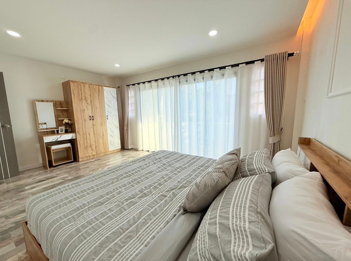 ขายทาวน์โฮมพัทยา บางแสน ชลบุรี สัตหีบ :  ทาวน์โฮม หมู่บ้านเพิ่มศิริ ซอยเขาตาโล / 3 ห้องนอน (ขาย), Townhome Permsiri Village Soi Khao Talo  / 3 Bedrooms (FOR SALE) BEWN108