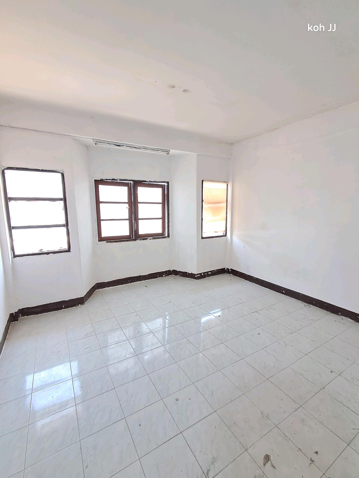 For RentShop HouseSamut Prakan,Samrong : Shophouse for rent, prime location! 4.5 floors, Soi Wat Dan 28 – cheapest price in this area, only 8,500