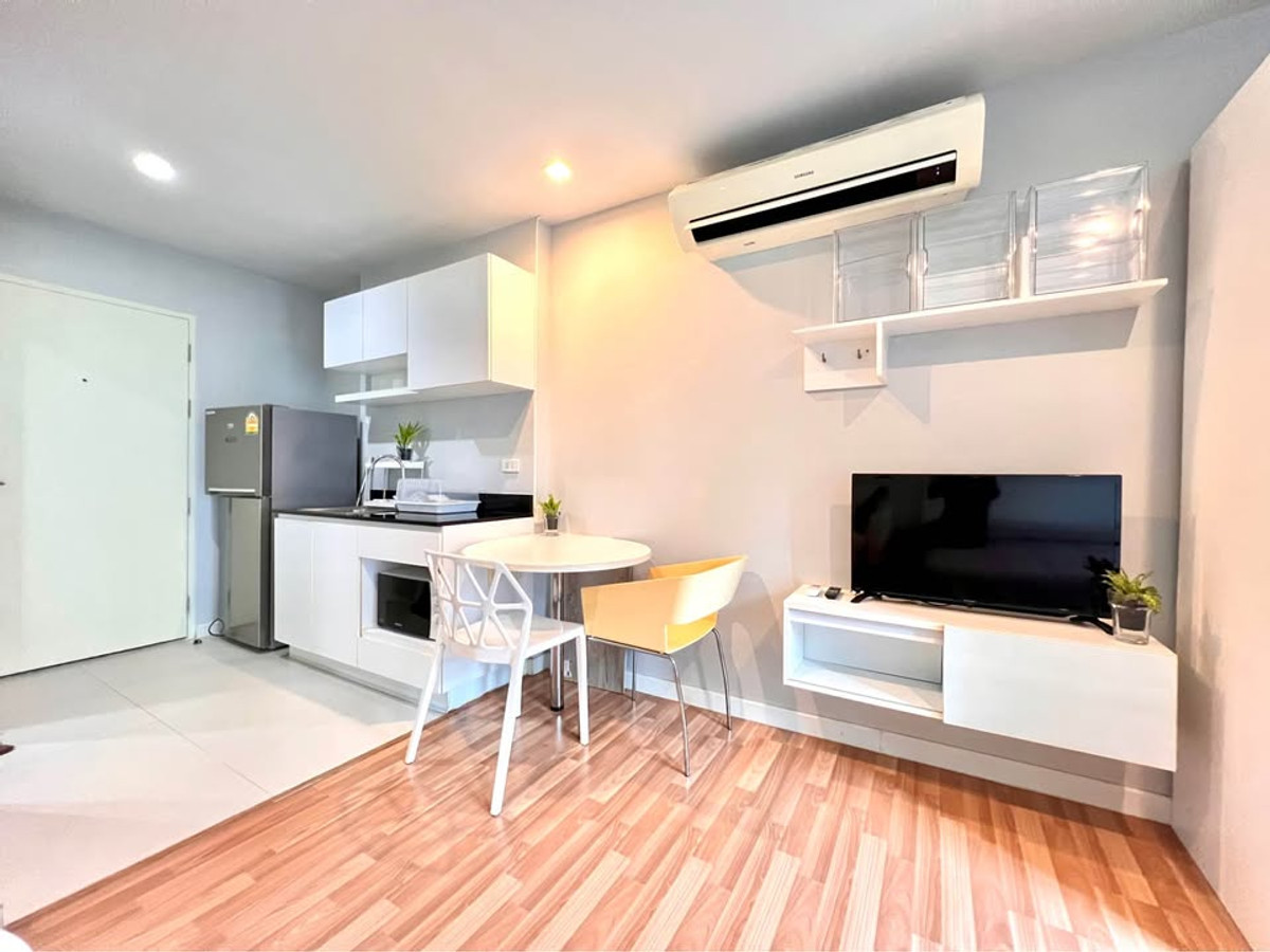 For RentCondoYothinpattana,CDC : 🔥 For rent WE CONDO Ekkamai-Ramintra 🔥 📍 Location along Ramintra Expressway | near the Pink Line Watcharaphon 🚆