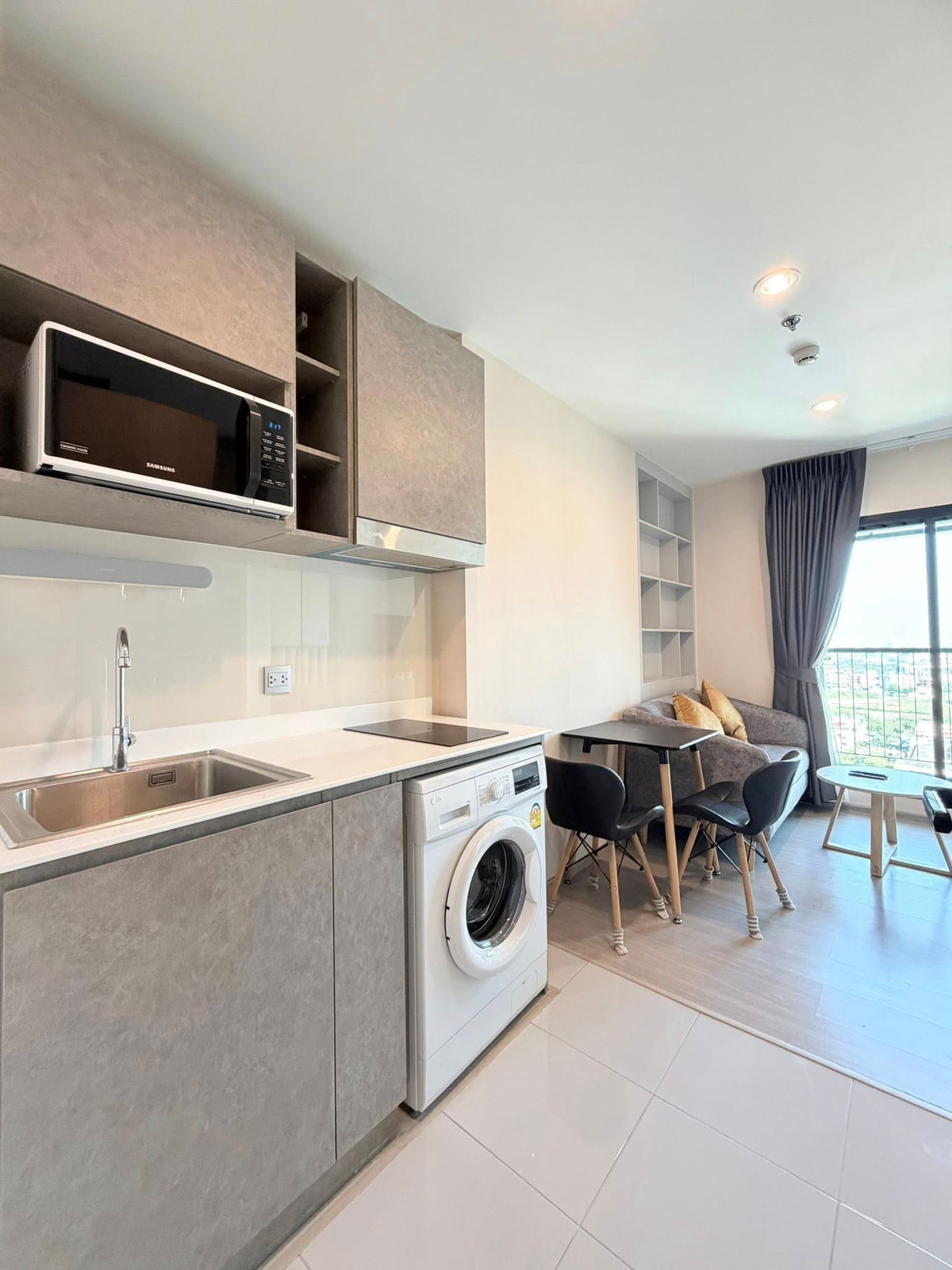 For RentCondoSamut Prakan,Samrong : For Rent ✨ Aspire Erawan Prime ✨ Fully furnished with appliances, near BTS Erawan.