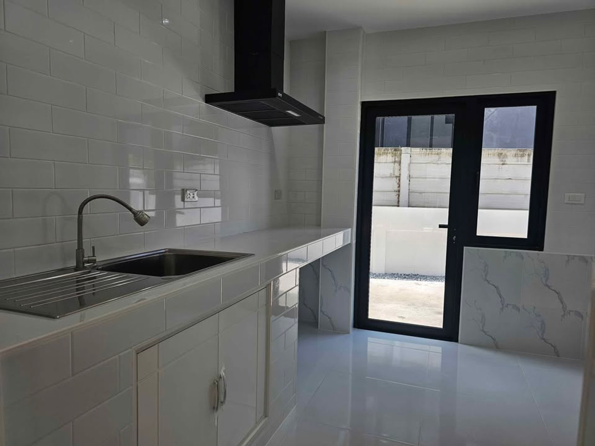 For SaleHousePhutthamonthon, Salaya : Baan Phutthamonthon Sai 1 Choi Ratchamontri 2 / 3 Bedrooms (FOR SALE) AOM080