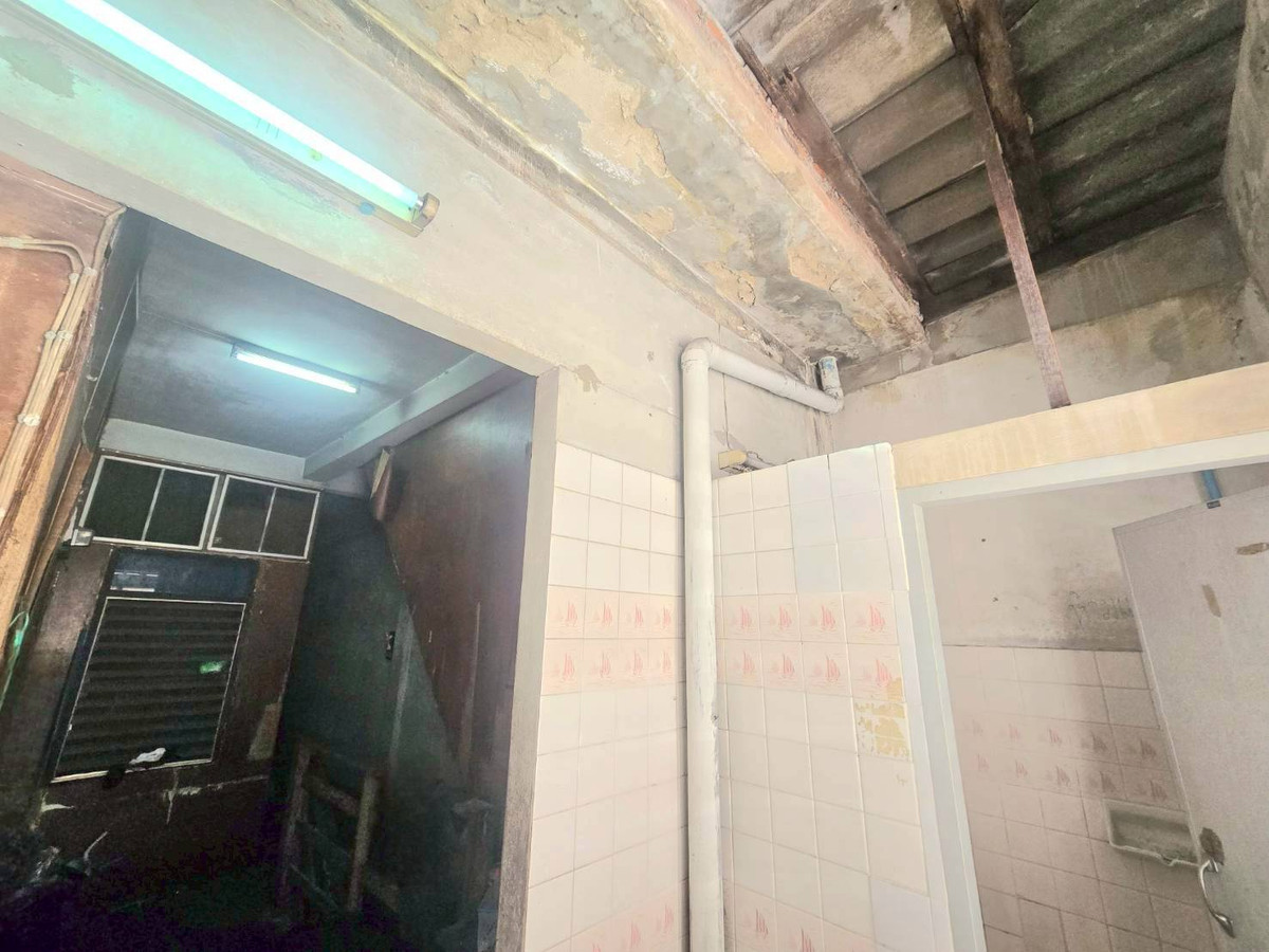 ขายอาคารพาณิชย์สุขุมวิท อโศก ทองหล่อ : ขายอาคารพาณิชย์ 2.5 ชั้น ซอยปรีดีพนมยงค์ 2 ทำเลดี ใจกลางแหล่งธุรกิจ ใกล้ BTS พระโขนง (N.2016)