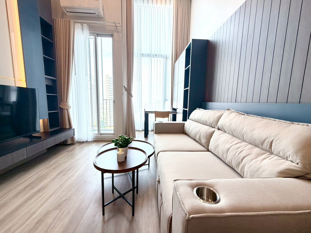 For RentCondoSukhumvit, Asoke, Thonglor : Duplex for rent new room 1 bedroom 1 bathroom fully furnished. Ready to move in!