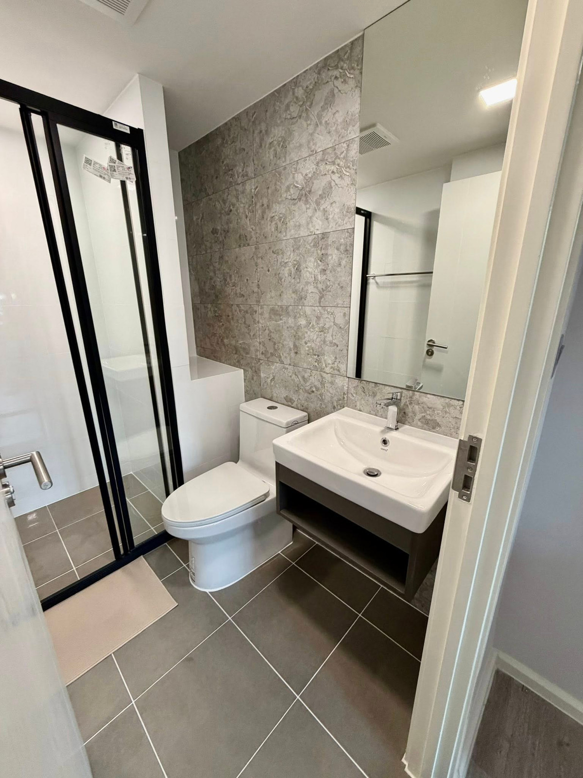 For RentCondoBangna, Bearing, Lasalle : For Rent ✨ Atmoz Tropicana Bangna ✨ Fully furnished with appliances. Near MRT Sri Eiam.