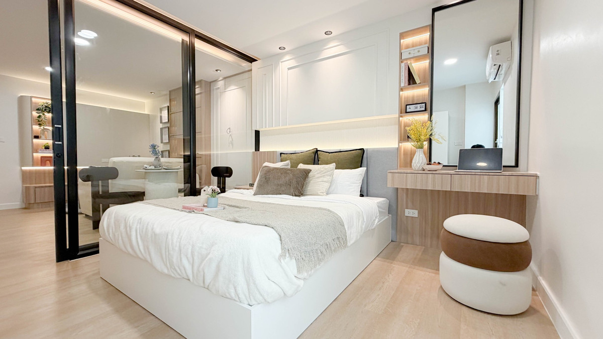 For SaleCondoRatchadapisek, Huaikwang, Suttisan : 🏡✨️LP-648 Condo for sale, Ban Phraya Phirom. 🌈🌤️One million has change, salary 12k #Installment 4xxx | Condo allows pets | #Buying is worth more than renting. Convenient to travel in the heart of the city, Soi Ratchada 36 Suea Yai | | Near MRT Lat Phrao