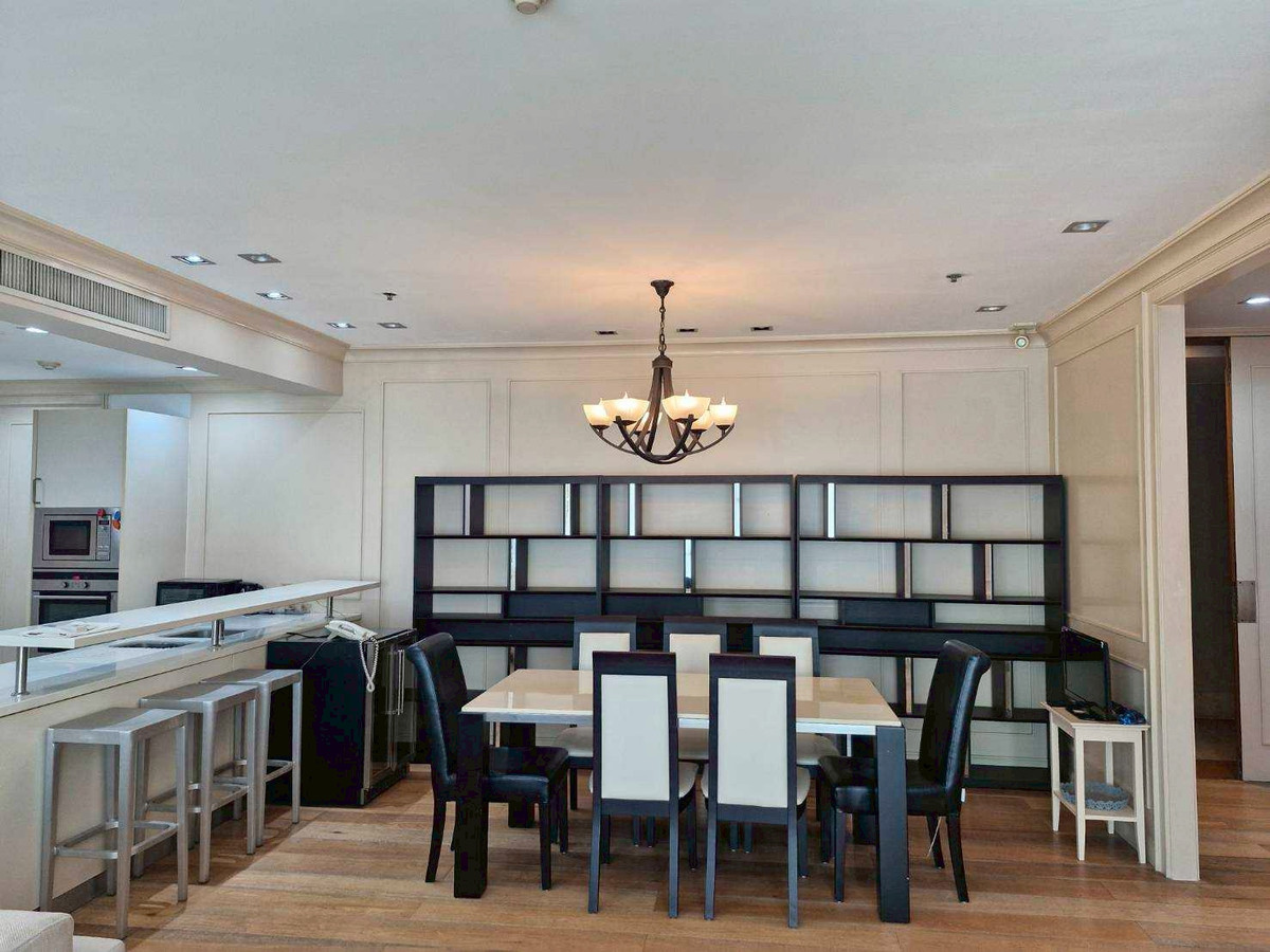 For RentCondoSilom, Saladaeng, Bangrak : FOR RENT - 3 BEDROOM 235 SQ.M- READY TO MOVE IN - CALL NOW 094-641-5974