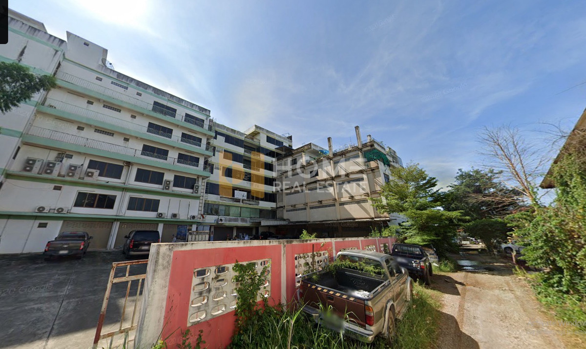 Shop HouseSriracha Laem Chabang Ban Bueng : Commercial building 4 units Sriracha Chonburi / 6 floors (for sale), Commercial building 4 units Sriracha Chonburi / 6 - Storey (FOR SALE) YEAN132