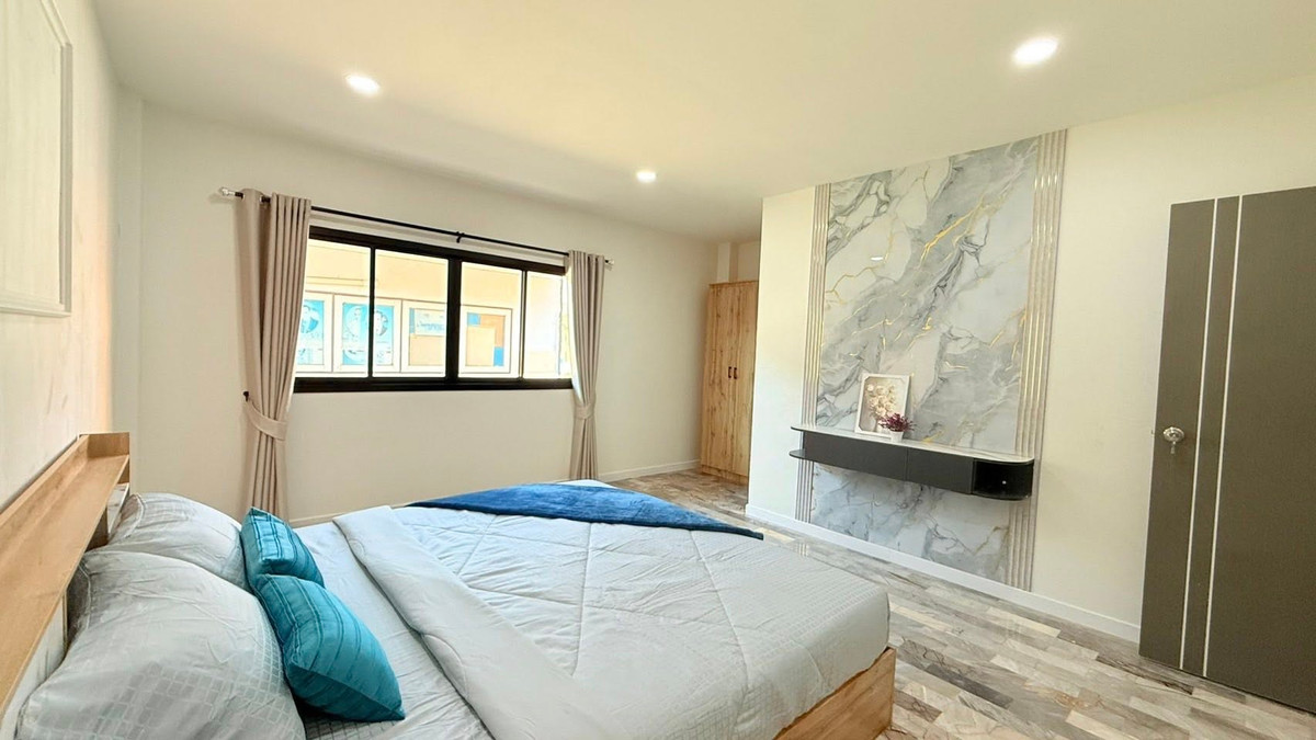 ขายทาวน์โฮมพัทยา บางแสน ชลบุรี สัตหีบ :  ทาวน์โฮม หมู่บ้านเพิ่มศิริ ซอยเขาตาโล / 3 ห้องนอน (ขาย), Townhome Permsiri Village Soi Khao Talo  / 3 Bedrooms (FOR SALE) BEWN108