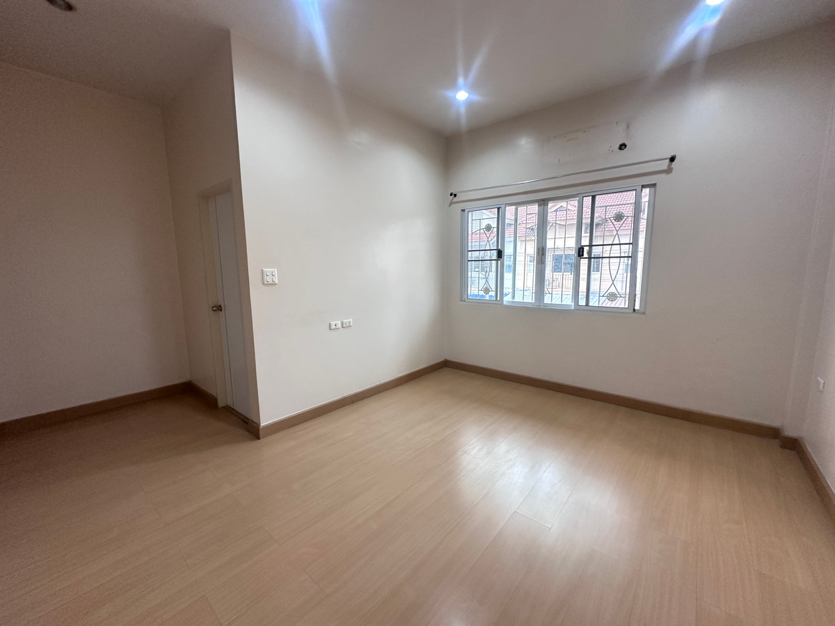 ขายทาวน์โฮมพระราม 5 ราชพฤกษ์ บางกรวย : ปริญลักษณ์ ไลท์ วงแหวนสาทร / 3 ห้องนอน (ขาย), Prinyalucklight Wongwan Sathorn / 3 Bedrooms (FOR SALE) BALL273