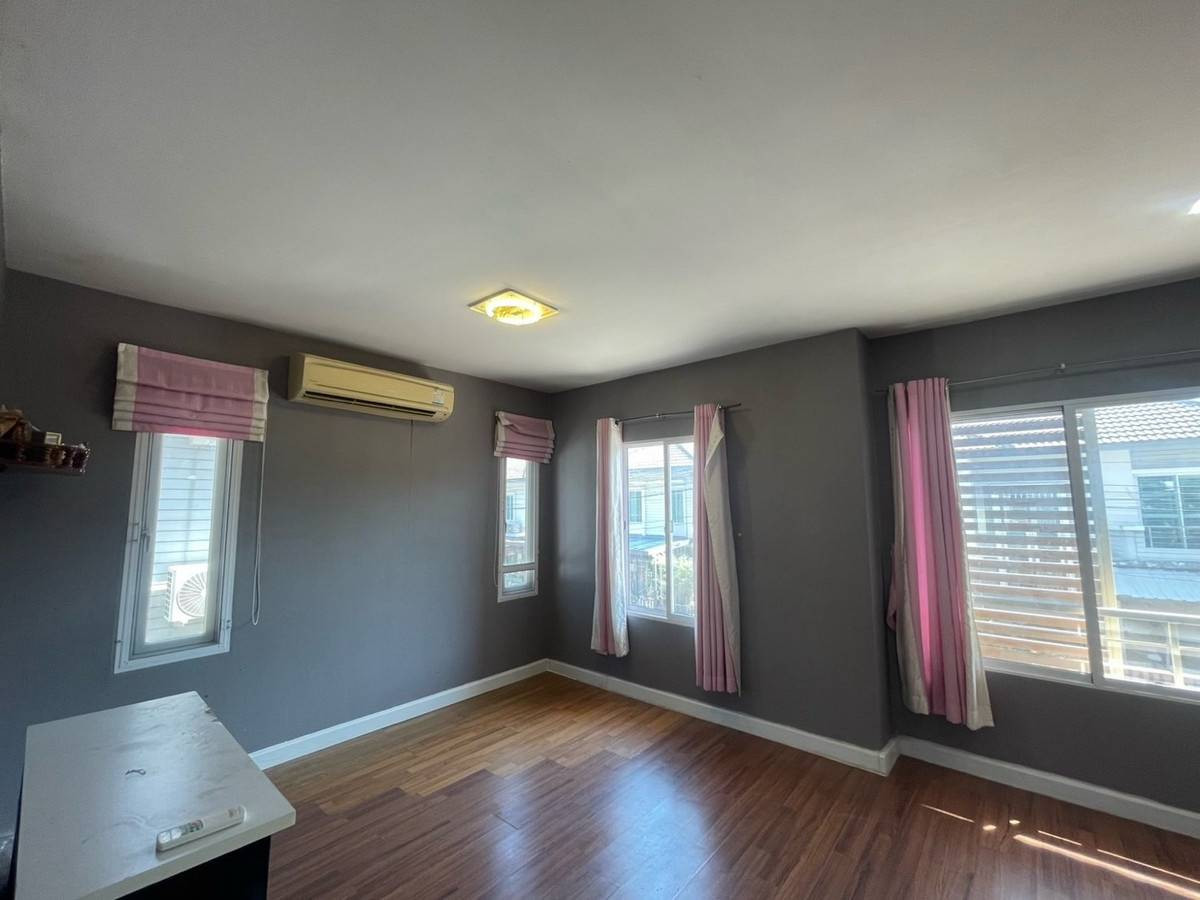 For RentHouseNonthaburi, Bang Yai, Bangbuathong : Townhome for rent, Pruksa Village Scenery 28 Bang Yai, near Central Westgate, only 5 minutes.