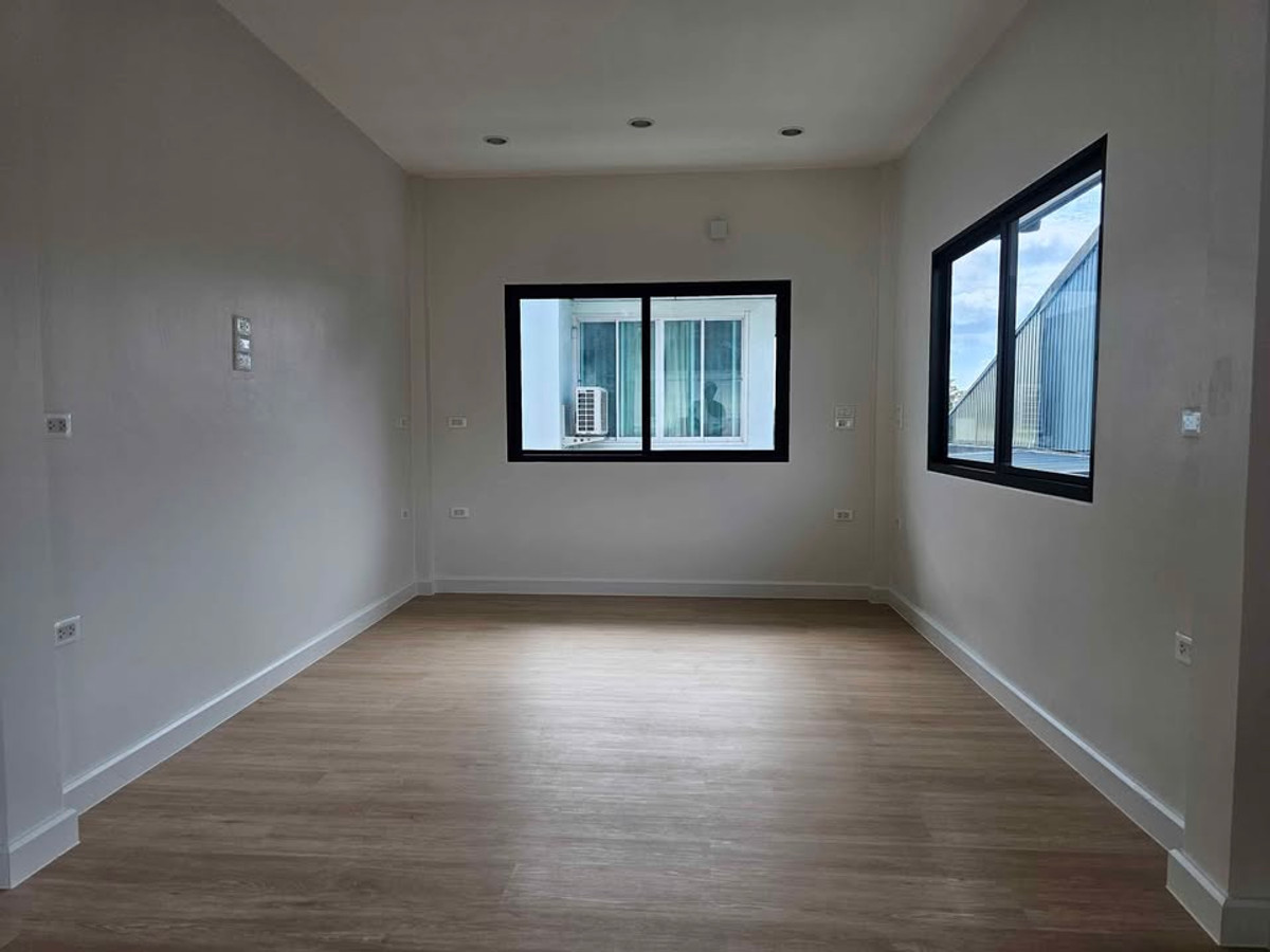 For SaleHousePhutthamonthon, Salaya : Baan Phutthamonthon Sai 1 Choi Ratchamontri 2 / 3 Bedrooms (FOR SALE) AOM080