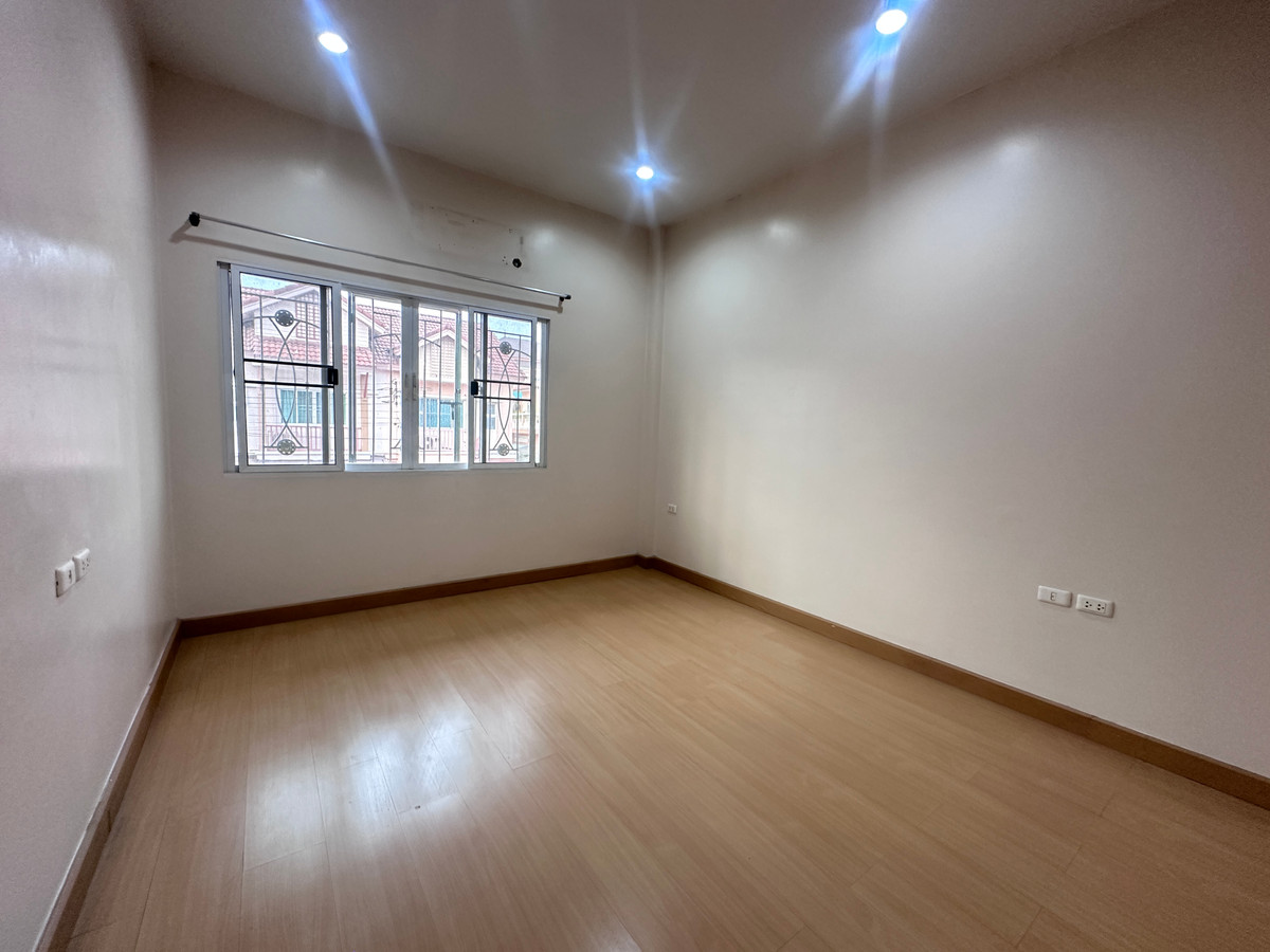 ขายทาวน์โฮมพระราม 5 ราชพฤกษ์ บางกรวย : ปริญลักษณ์ ไลท์ วงแหวนสาทร / 3 ห้องนอน (ขาย), Prinyalucklight Wongwan Sathorn / 3 Bedrooms (FOR SALE) BALL273