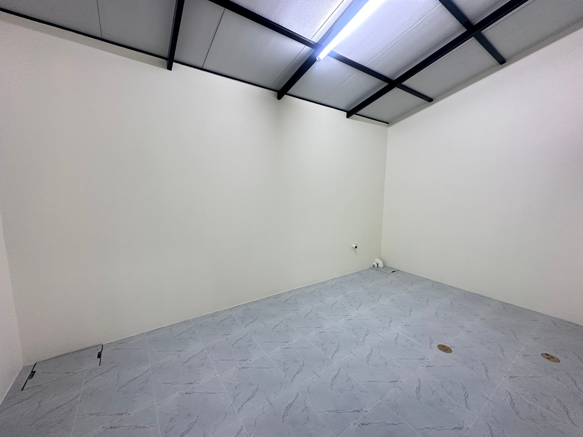 ขายทาวน์โฮมพระราม 5 ราชพฤกษ์ บางกรวย : ปริญลักษณ์ ไลท์ วงแหวนสาทร / 3 ห้องนอน (ขาย), Prinyalucklight Wongwan Sathorn / 3 Bedrooms (FOR SALE) BALL273