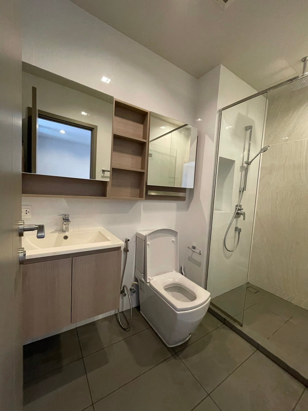 For RentCondoBang Sue, Wong Sawang, Tao Pun : For Rent ✨ THE LINE Wongsawang ✨ Fully furnished with appliances, near MRT Wongsawang.