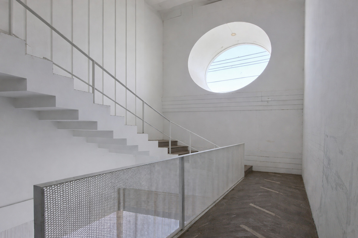 For RentShop HouseSukhumvit, Asoke, Thonglor : Commercial building in good condition, Thonglor ** NO CO-AGENT **