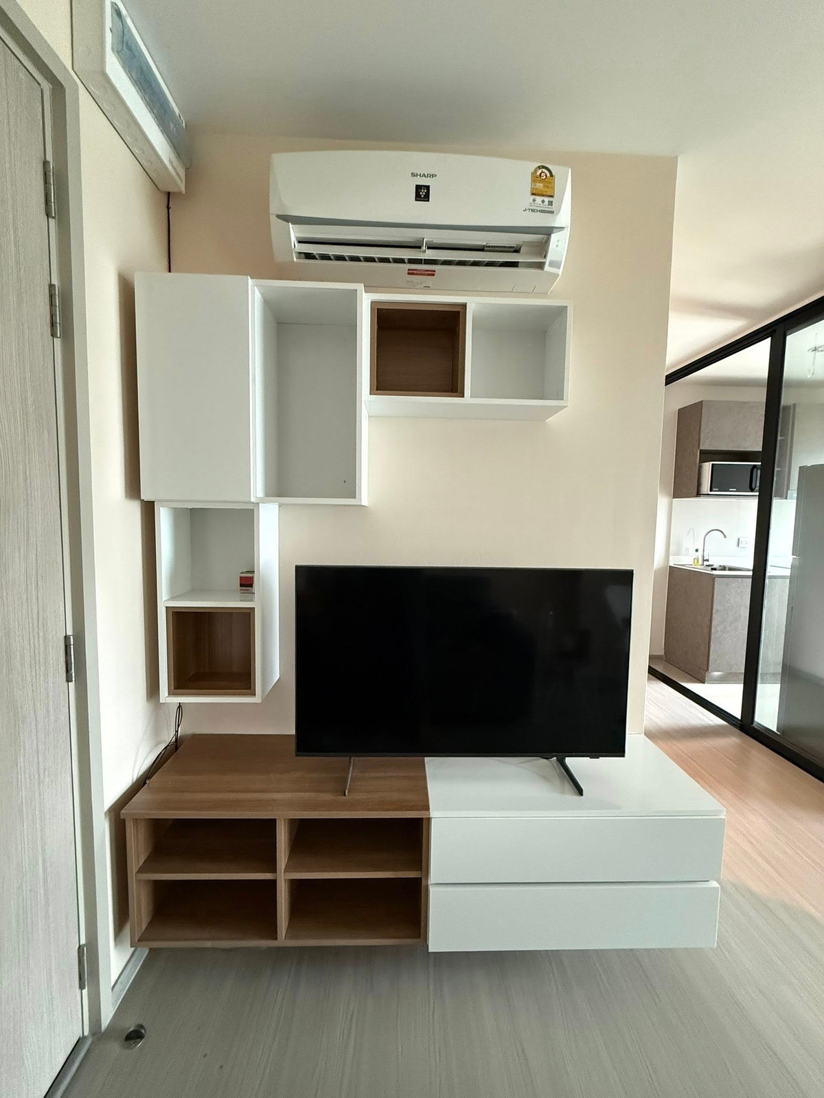 For RentCondoSamut Prakan,Samrong : For Rent ✨ Aspire Erawan Prime ✨ Fully furnished with appliances, near BTS Erawan.