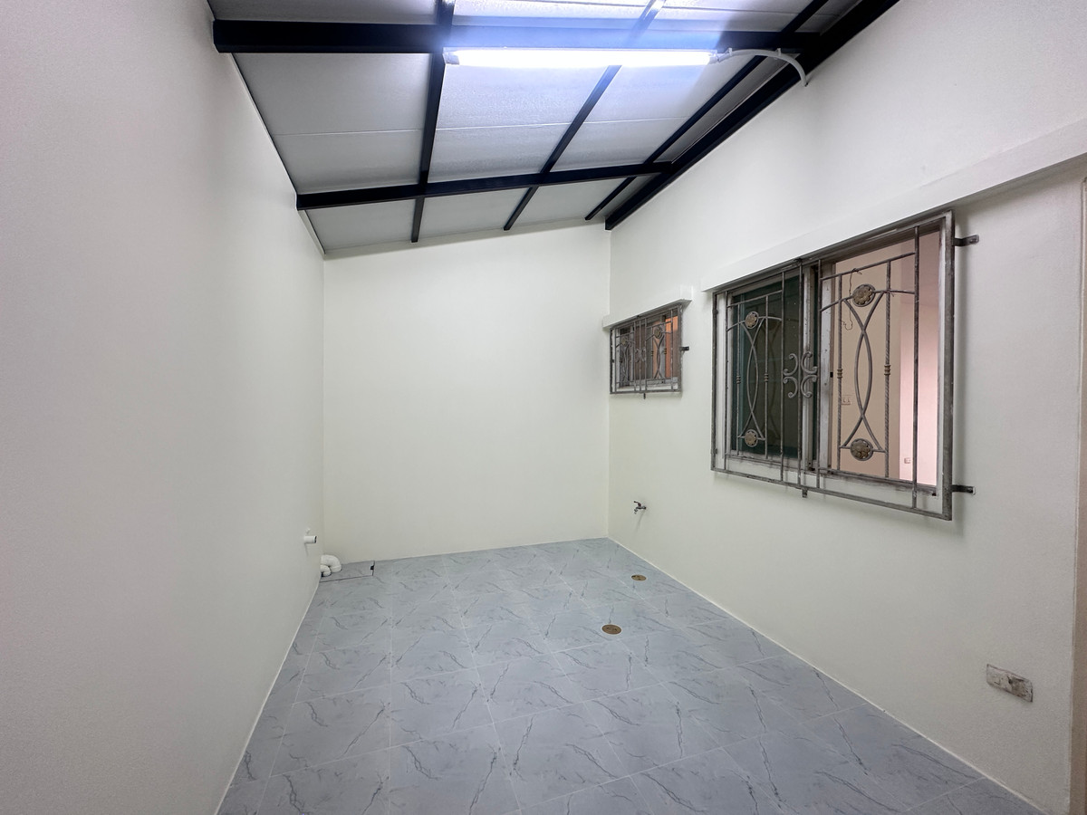 ขายทาวน์โฮมพระราม 5 ราชพฤกษ์ บางกรวย : ปริญลักษณ์ ไลท์ วงแหวนสาทร / 3 ห้องนอน (ขาย), Prinyalucklight Wongwan Sathorn / 3 Bedrooms (FOR SALE) BALL273