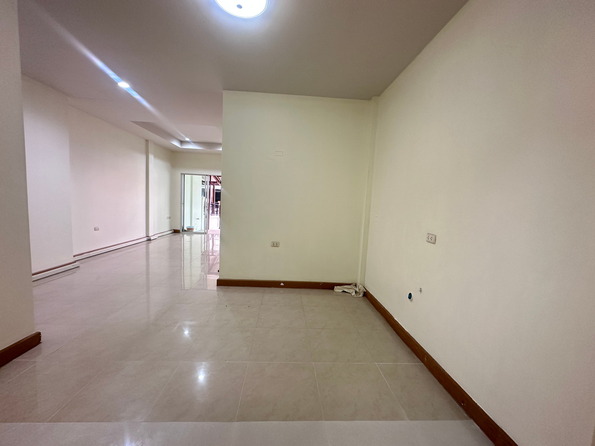 ขายทาวน์โฮมพระราม 5 ราชพฤกษ์ บางกรวย : ปริญลักษณ์ ไลท์ วงแหวนสาทร / 3 ห้องนอน (ขาย), Prinyalucklight Wongwan Sathorn / 3 Bedrooms (FOR SALE) BALL273