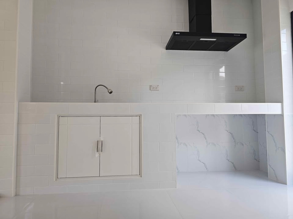 For SaleHousePhutthamonthon, Salaya : Baan Phutthamonthon Sai 1 Choi Ratchamontri 2 / 3 Bedrooms (FOR SALE) AOM080