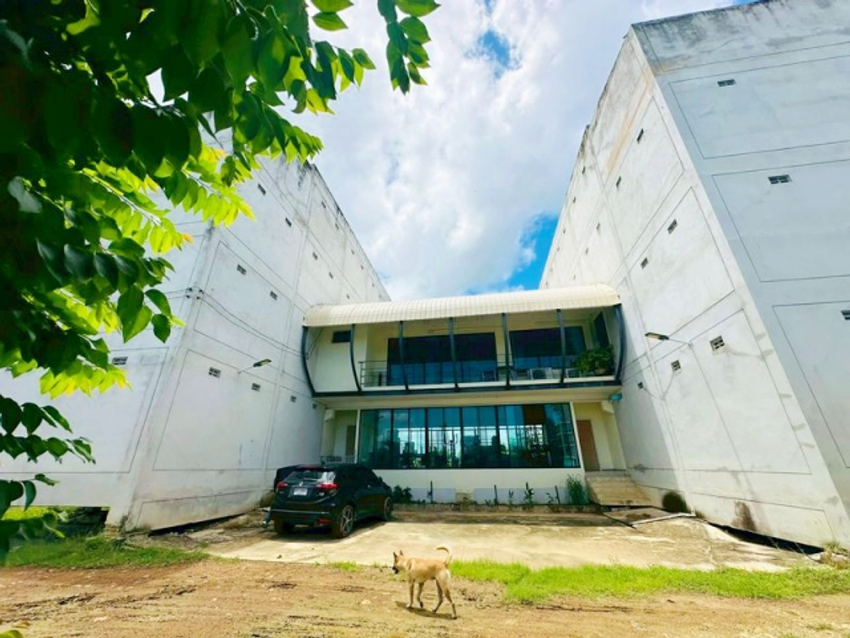 For SaleShop HouseCha-am Phetchaburi : Business for sale: Swallow's Nest House with income, location: Ban Bang Tabun, Bang Khrok Subdistrict, Ban Laem District, Phetchaburi.