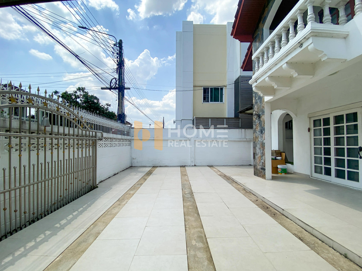 ขายบ้านบางแค เพชรเกษม : บ้านเดี่ยว หมู่บ้านเพชรเกษม 3 / 4 ห้องนอน (ขาย), Single house Phetkasem Village 3 / 4 Bedrooms (FOR SALE) BALL274
