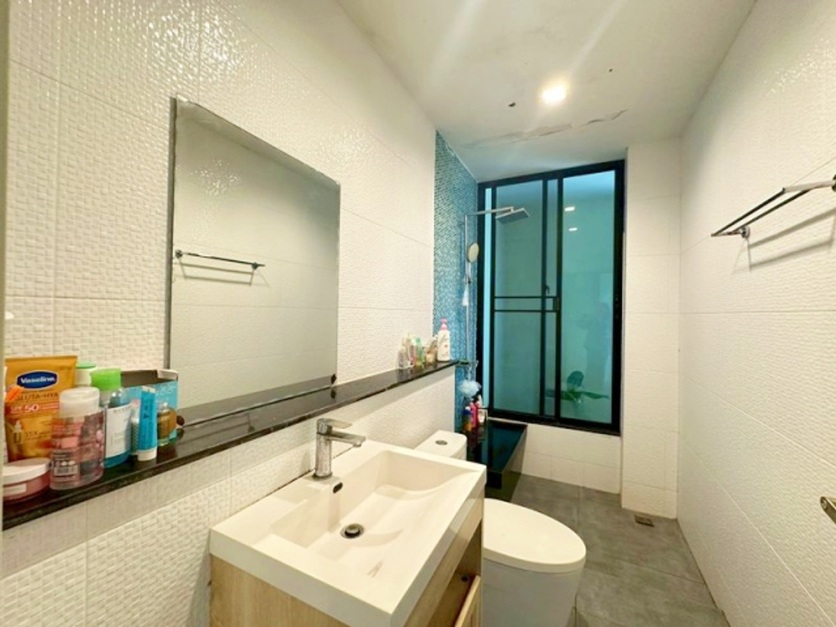 ขายอาคารพาณิชย์ชะอำ เพชรบุรี : ขาย กิจการ บ้านรังนกนางแอ่น พร้อมรายได้ ทำเล บ้านบางตะบูน ตำบล บางครก อำเภอ บ้านแหลม เพชรบุรี